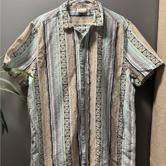 ASOS Blue and Pink Casual Button Down Shirt - Picture 2 of 5